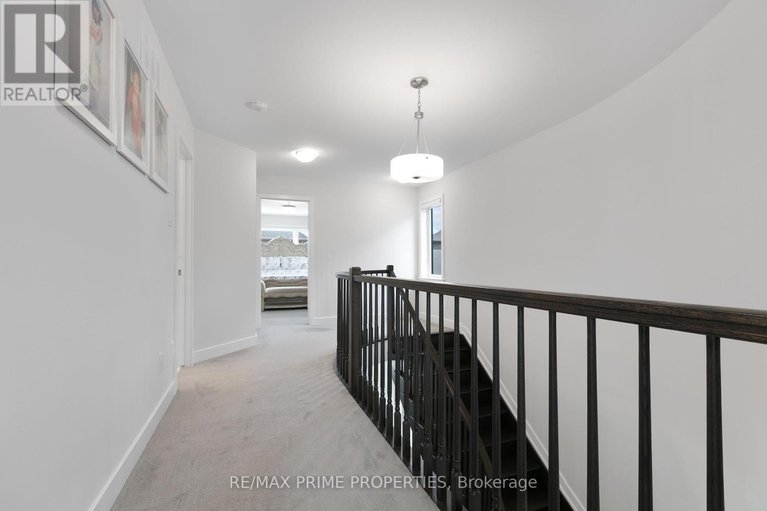 28408165/249-fountainhead-drive/mer-bleuebradley-estatesanderson-park/ottawa/ontario/K1W0H4_22