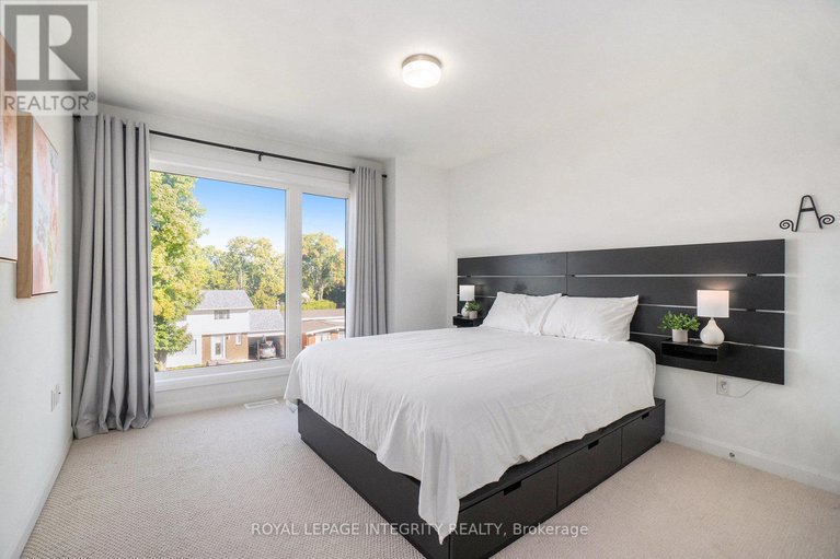 28879505/2704-draper-avenue/redwood-park/ottawa/ontario/K2H0C4_18