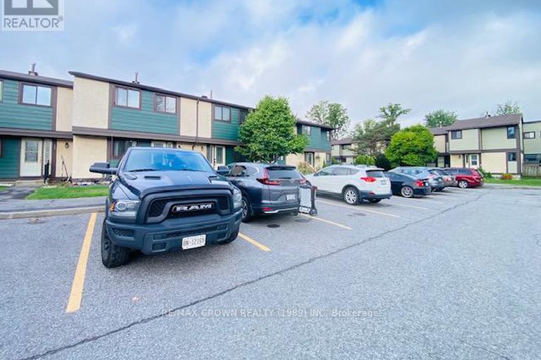 28826043/28-1649-meadowbrook-road/pineview/ottawa/ontario/K1B4W6_4