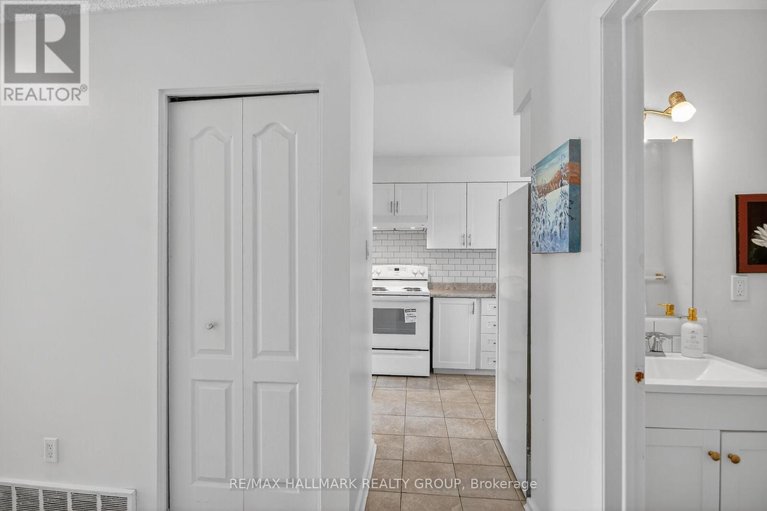 29672742/427-moodie-drive/bells-corners/ottawa/ontario/K2H8A5_5