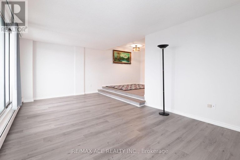 29409421/1506-1171-ambleside-drive/woodroffe/ottawa/ontario/K2B8E1_10