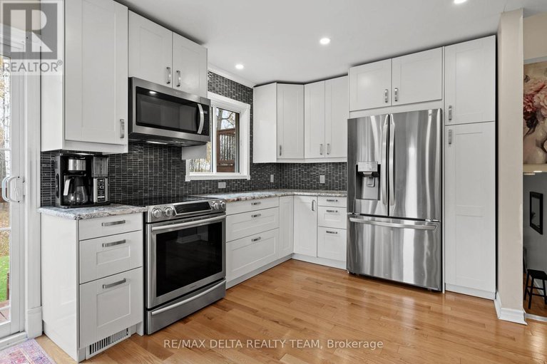 29027836/1099-des-erables-court/clarencerockland-twp/clarence-rockland/ontario/K4K1K9_11