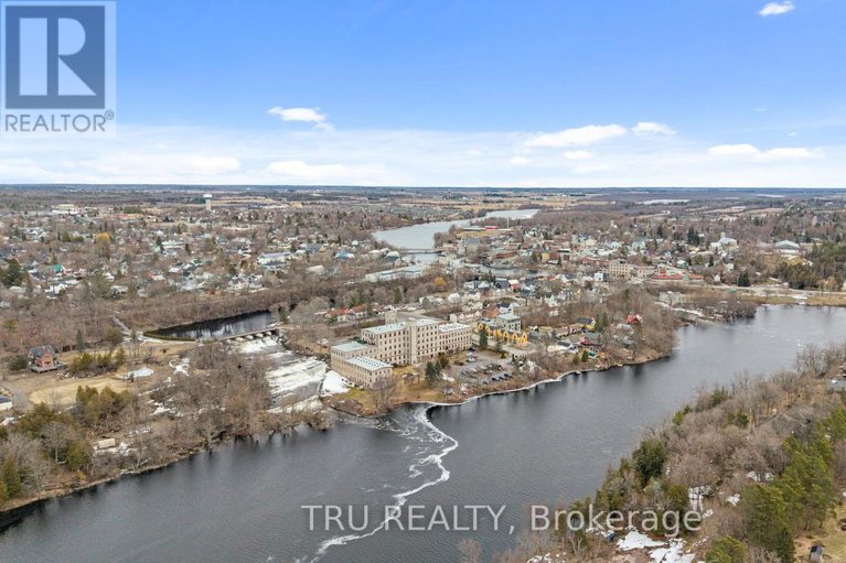 29555386/308-1-rosamond-street-e/almonte/mississippi-mills/ontario/K0A1A0_3