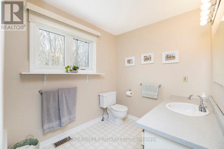 28210560/1954-abbott-road/north-grenville-twp-kemptville-south/north-grenville/ontario/K0G1J0_32