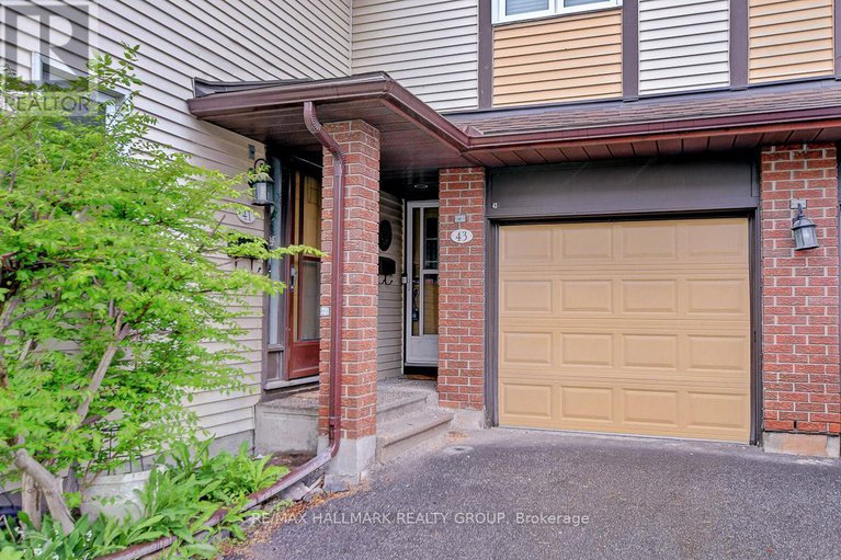 28482357/51-43-haxby-private/hunt-club-parkgreenboro/ottawa/ontario/K1T3B7_2