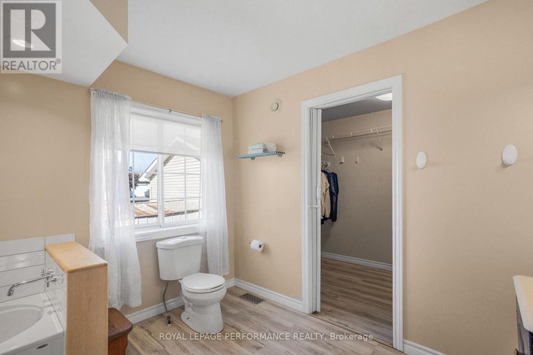 29009681/40-lori-lane/chesterville/north-dundas/ontario/K0C2H0_6