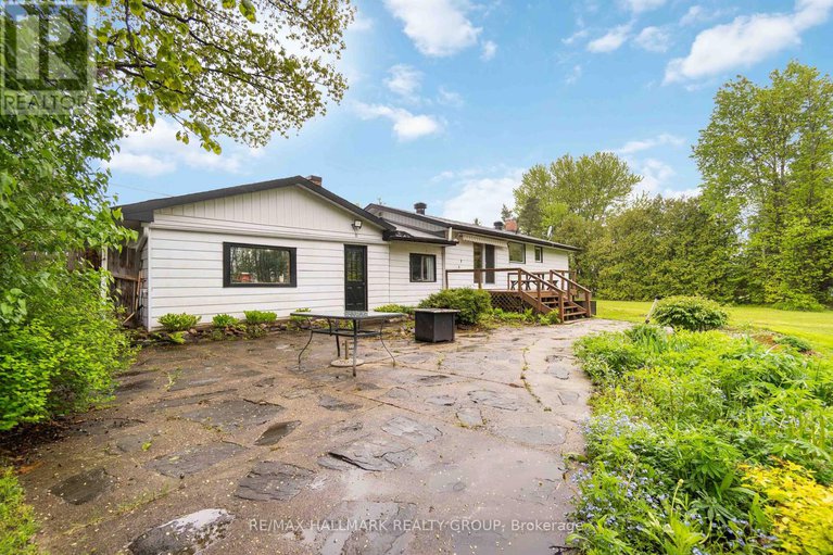 28617525/2088-burnstown-road/mcnabbraeside-twps/mcnabbraeside/ontario/K7V3Z4_31