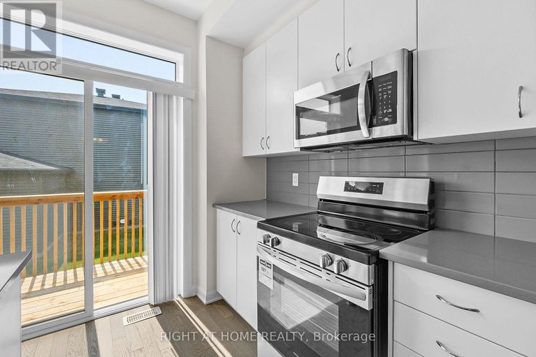28565193/958-athenry-court/half-moon-bay/ottawa/ontario/K2J7E1_22