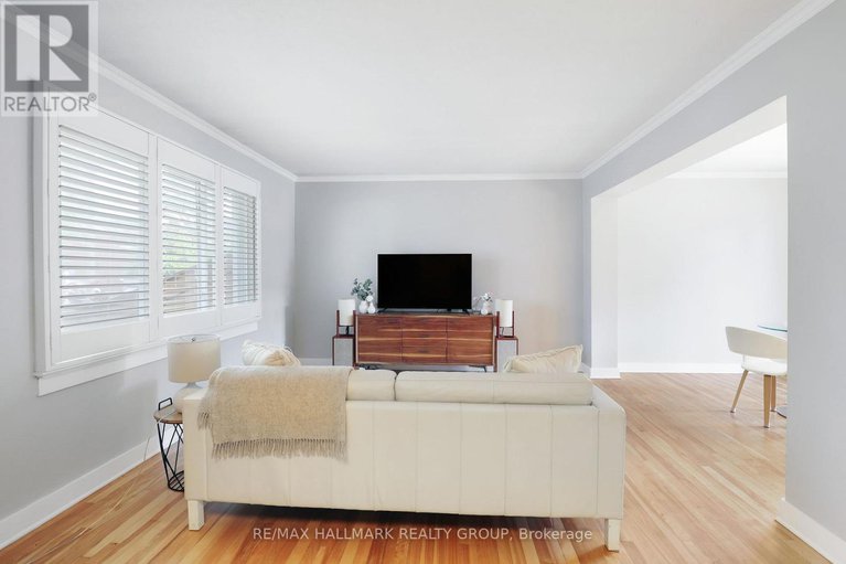 28903308/836-borthwick-avenue/castle-heightsrideau-high/ottawa/ontario/K1K2M8_8