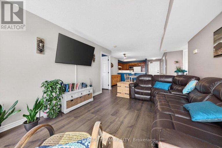 29651493/811-120-grant-carman-drive/mooneys-bayrevelstoke/ottawa/ontario/K2E1C8_26