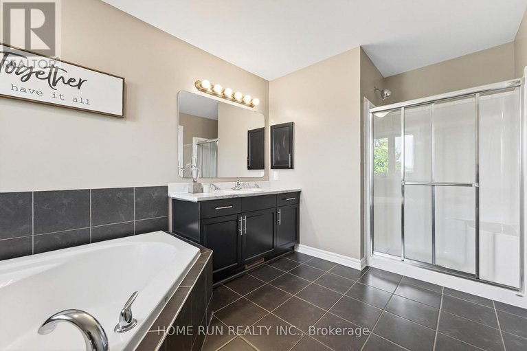 28858997/140-kinghaven-crescent/bridlewood/ottawa/ontario/K2M0C3_23