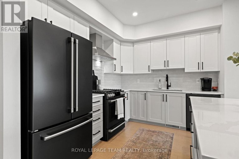 29015602/14-verglas-lane/mer-bleuebradley-estatesanderson-park/ottawa/ontario/K1W0P5_8
