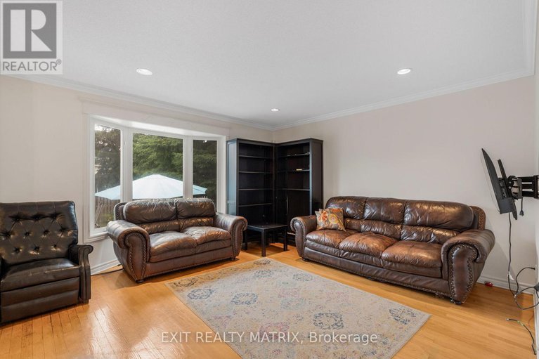 28580585/67-renoir-drive/embrun/russell/ontario/K0A1W0_9