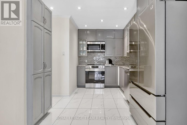 29431774/2-furlong-crescent/bridlewood/ottawa/ontario/K2M2J1_20