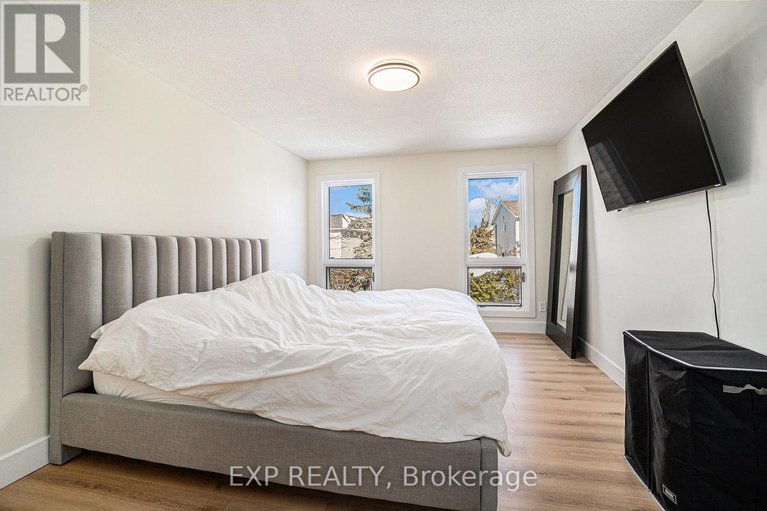 28268546/16-weybridge-drive/cedargrovefraserdale/ottawa/ontario/K2J2X2_21