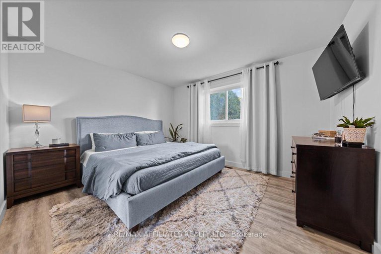 29086713/2462-dunning-road/cumberland-west/ottawa/ontario/K0A3E0_17