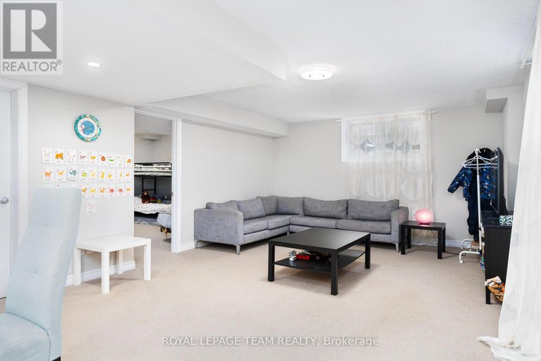 28163521/12-knockaderry-crescent/half-moon-bay/ottawa/ontario/K2C3H2_35