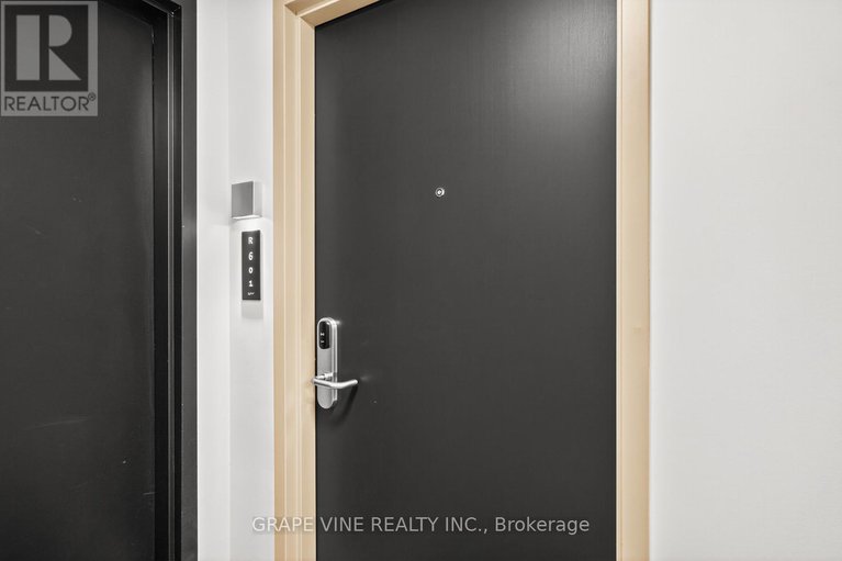 28896988/601-180-george-street/lower-townbyward-market/ottawa/ontario/K1N0G8_7