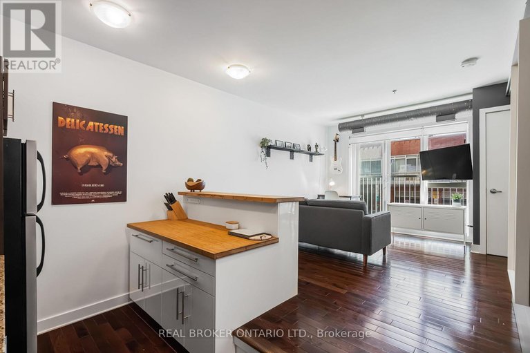 29635682/102-360-cumberland-street/lower-townbyward-market/ottawa/ontario/K1N0B1_8