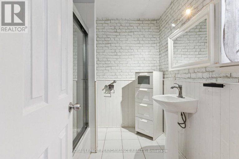 29392699/121-elizabeth-street/pakenham/mississippi-mills/ontario/K0A2X0_29