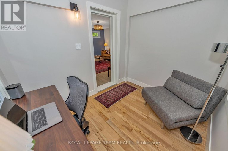 28410245/2748-rowatt-street/britannia/ottawa/ontario/K2B6N9_31