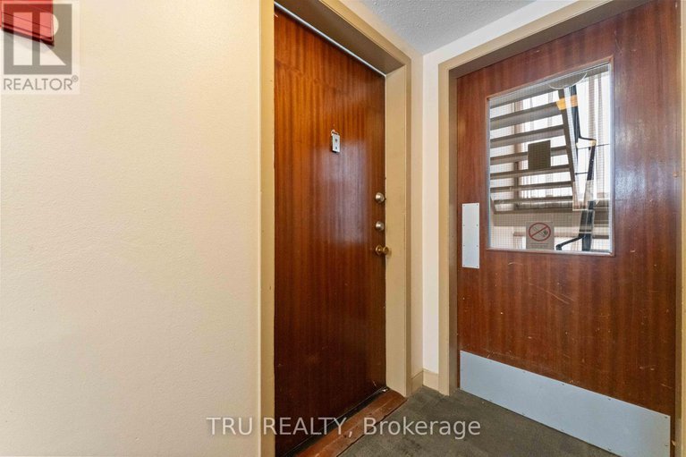 29096020/8-898-elmsmere-road/beacon-hill-south/ottawa/ontario/K1J7T6_3