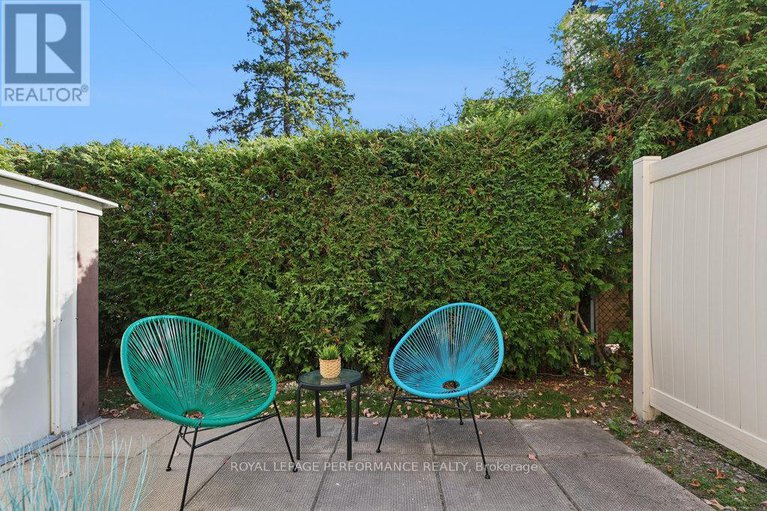 29032584/560-thomson-street/viscount-alexander-park/ottawa/ontario/K1K2J8_33