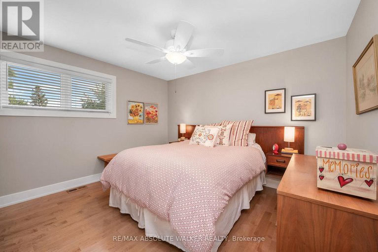 28513868/5-melva-avenue/blossom-parkkemp-parkfindlay-creek/ottawa/ontario/K1T3W9_30