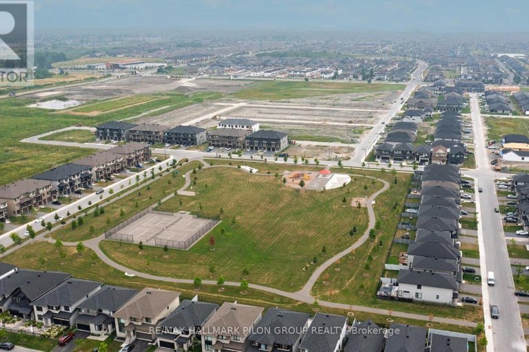 29591168/272-cornice-street/mer-bleuebradley-estatesanderson-park/ottawa/ontario/K1W0W4_22