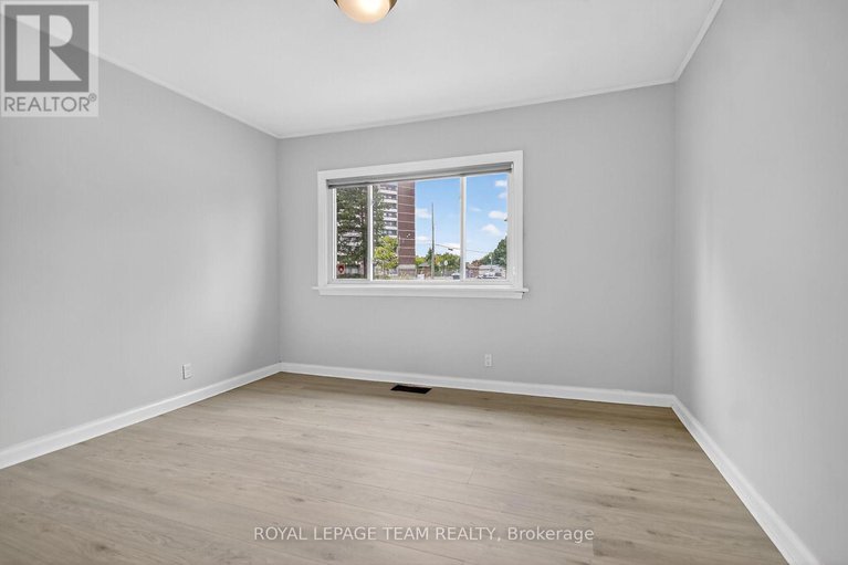 28893264/2822-richmond-road/fairfield-heights/ottawa/ontario/K2B6S5_20
