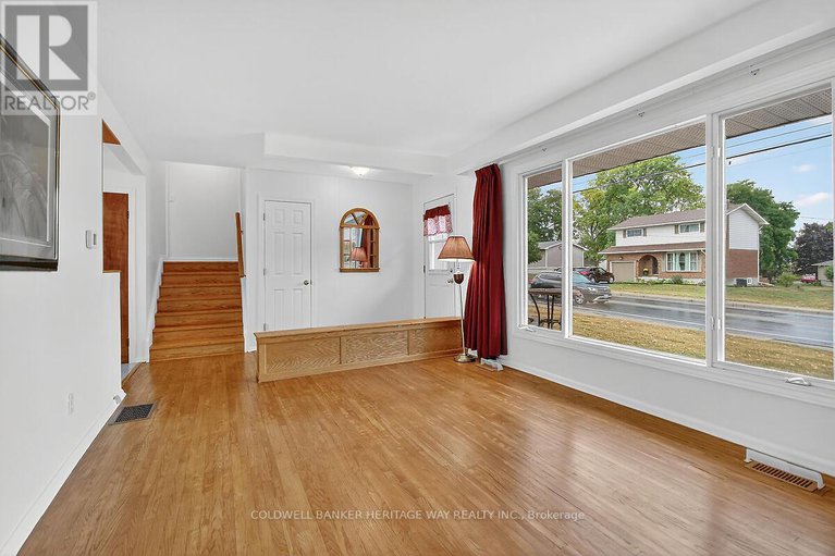 29223136/268-ottawa-street/almonte/mississippi-mills/ontario/K0A1K0_4