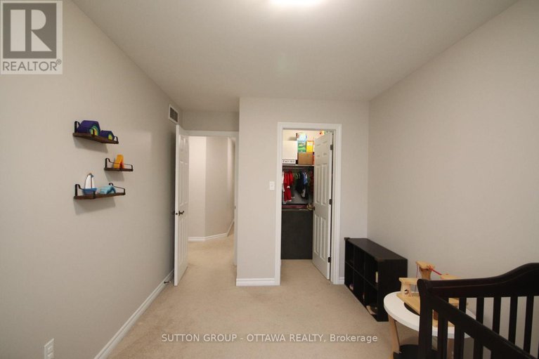 28983773/1267-shillington-avenue/carlington/ottawa/ontario/K1Z8A1_36