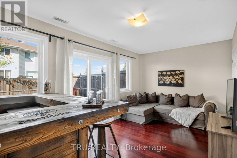 28954413/2642-palings-private/emerald-woodssawmill-creek/ottawa/ontario/K1T4A4_39