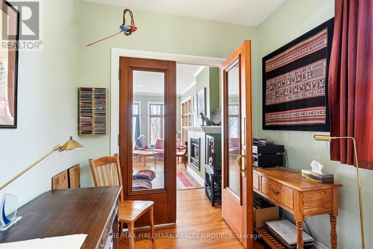 29571963/53-scrivens-street/britannia/ottawa/ontario/K2B8M6_23