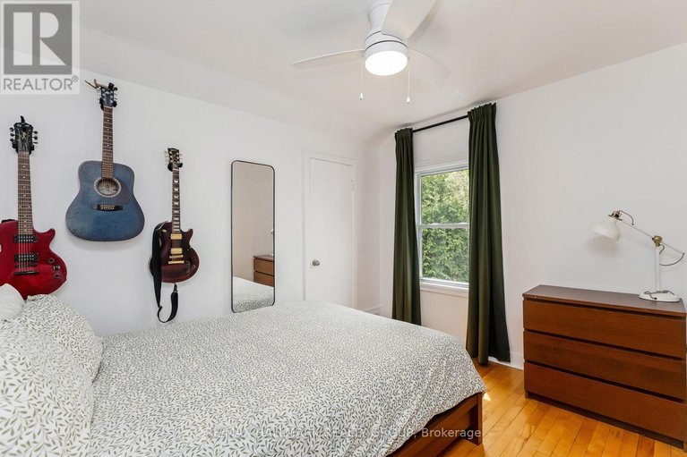 29518318/1225-foxbar-avenue/ellwood/ottawa/ontario/K1V6V4_27