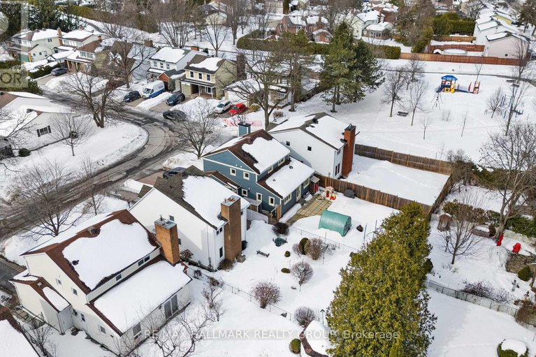 29434768/1177-st-moritz-crescent-n/convent-glen-north/ottawa/ontario/K1C2B2_43