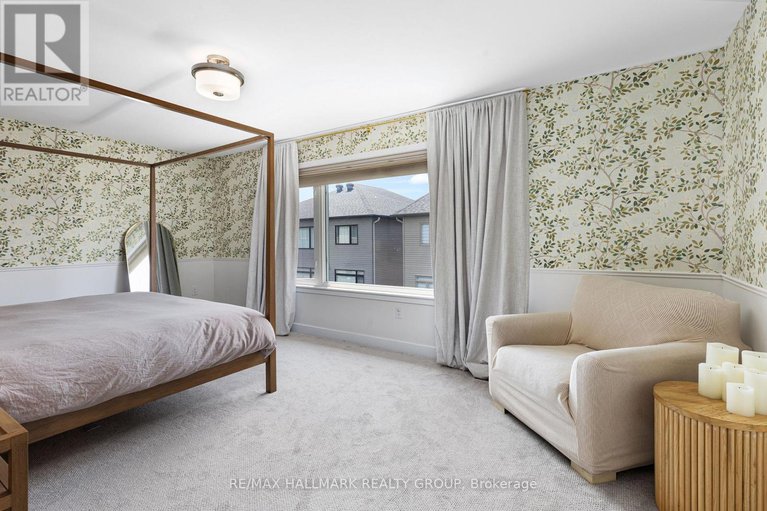 28477772/258-fountainhead-drive/mer-bleuebradley-estatesanderson-park/ottawa/ontario/K1W0H4_19