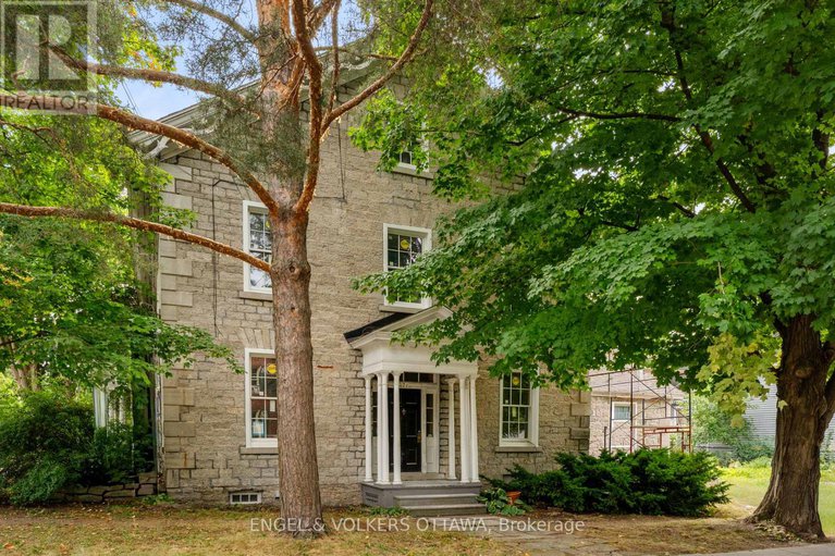 28835808/71-thomas-street/new-edinburgh/ottawa/ontario/K1M1M7_1