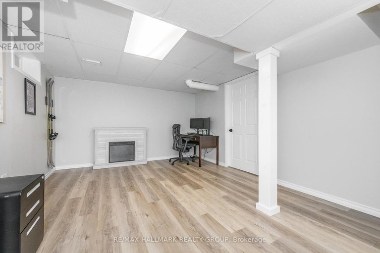 29349068/70-melanie-crescent/glencairnhazeldean/ottawa/ontario/K2L2J8_36