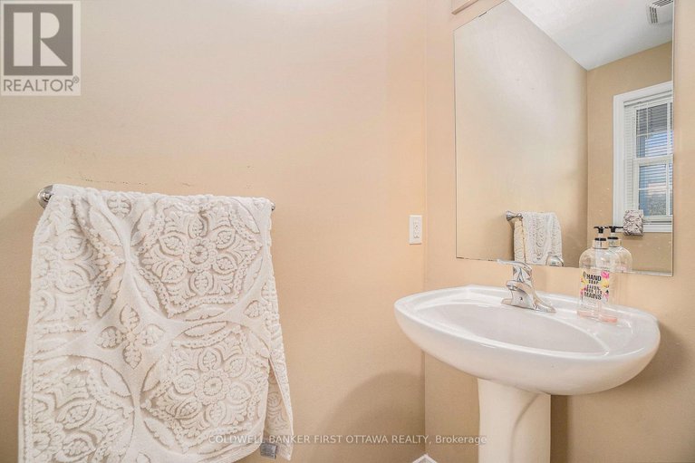 29376193/356-west-ridge-drive/stittsville-south/ottawa/ontario/K2S2G8_20