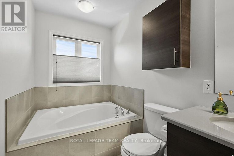 28681286/270-pembina-private/riverside-southgloucester-glen/ottawa/ontario/K4M0G7_19