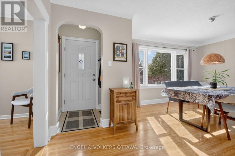 29397615/1235-erie-avenue/ridgemont/ottawa/ontario/K1V6G5_3