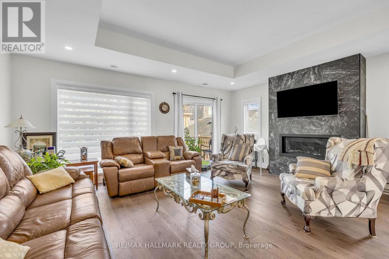 28617521/165-longpre-street/vanier/ottawa/ontario/K1L7J5_13