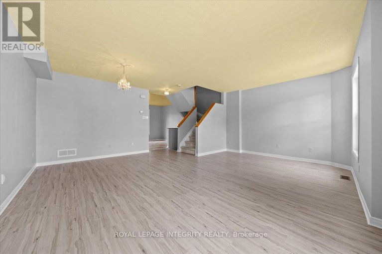28639297/209-arcola-private/overbrookcastle-heights/ottawa/ontario/K1K4X1_11