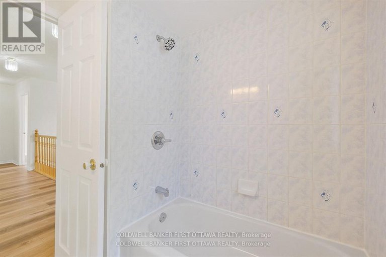 28737270/107-columbia-avenue/hunt-club/ottawa/ontario/K1V1Z3_37