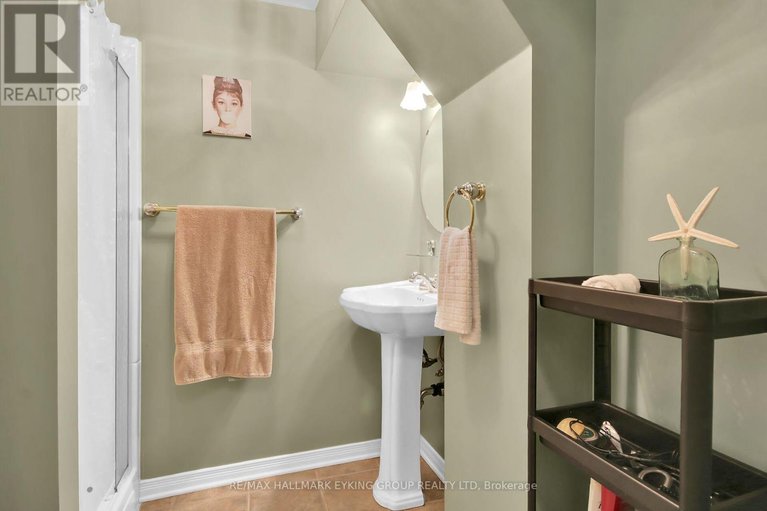 29615975/8-vickers-way/katimavik/ottawa/ontario/K2L3P9_43