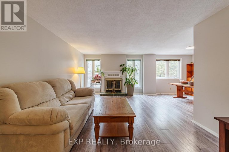 29614402/31-coolspring-crescent/borden-farmstewart-farmcarleton-heightsparkwood-hills/ottawa/ontario/K2E7M9_6
