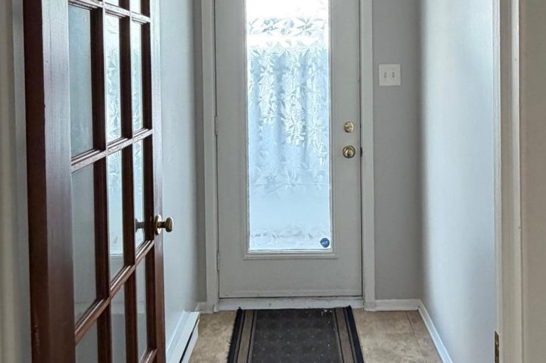 29573892/e-1033-cummings-avenue/cyrville/ottawa/ontario/K1J9K6_2