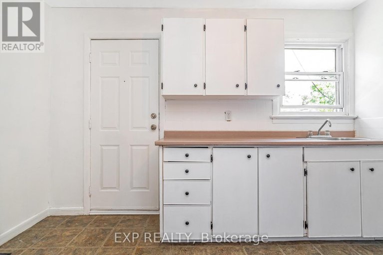 28575095/829-borthwick-avenue/castle-heightsrideau-high/ottawa/ontario/K1K2M7_9