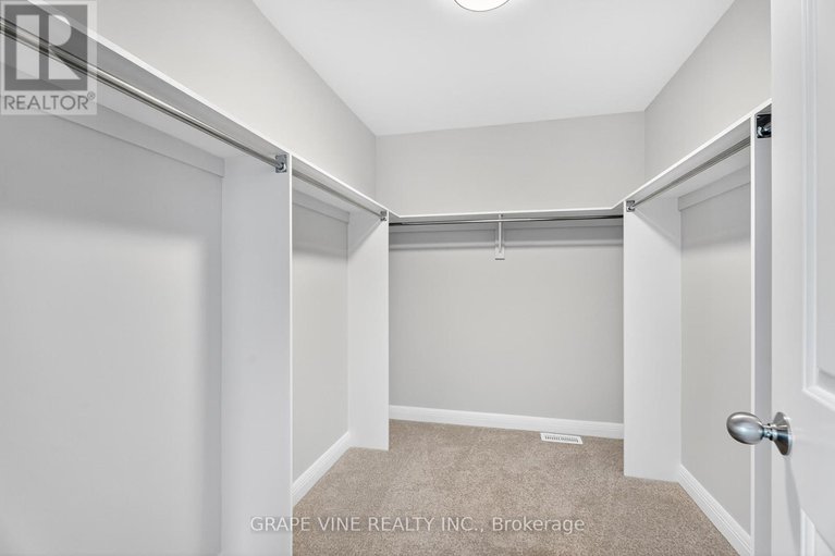 28743049/525-pimiwidon-street/cfb-rockcliffe-and-area/ottawa/ontario/K1K5A1_30